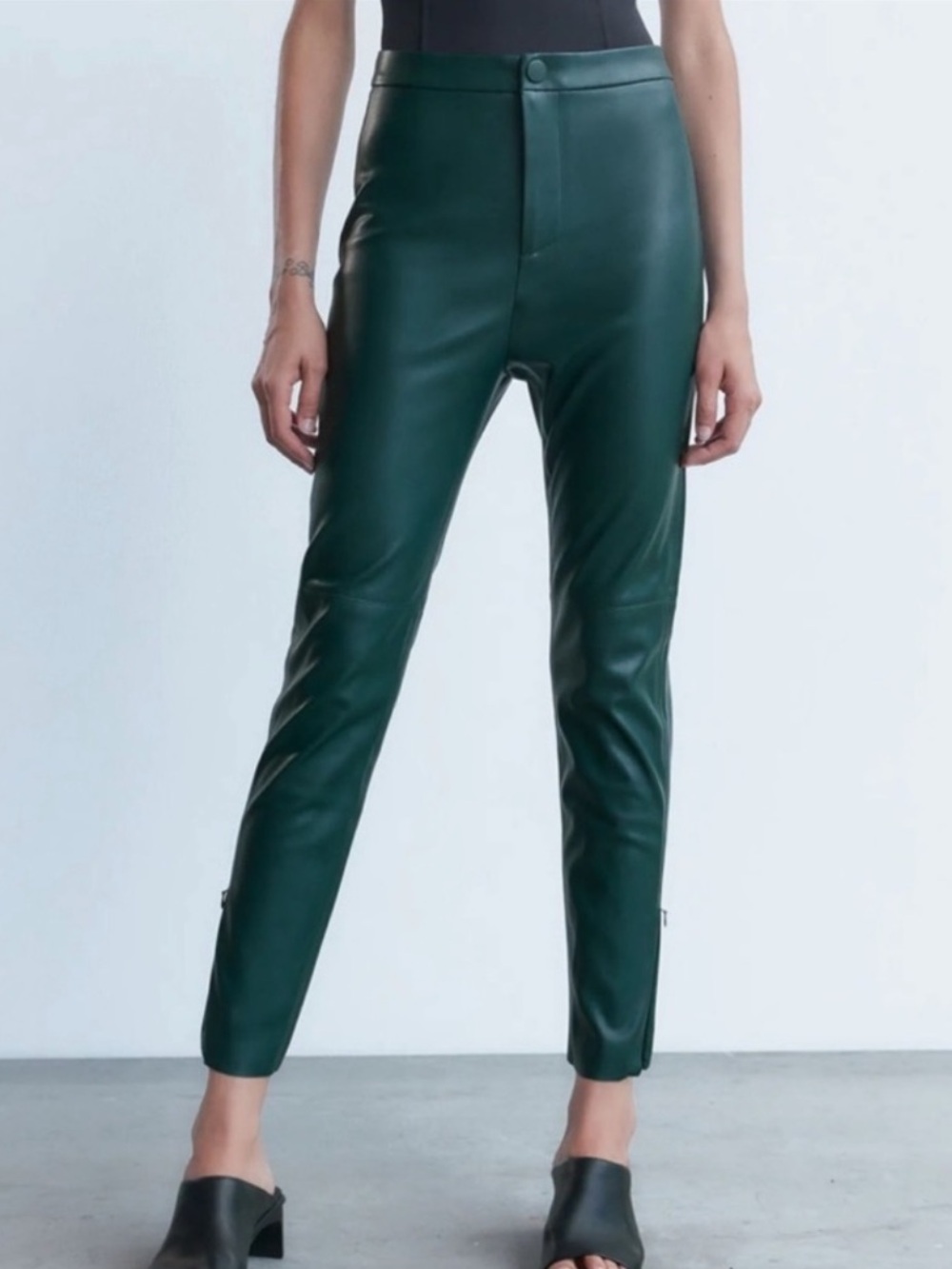 ZARA Faux Leather High-Waist Skinny Pants in Dark Green size medium